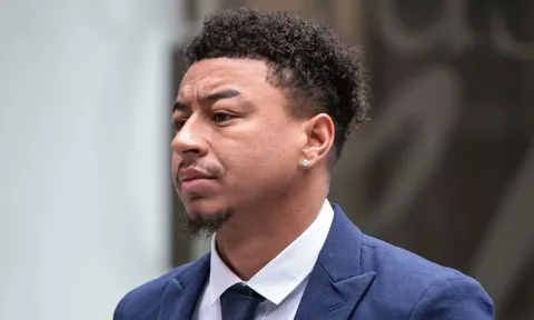 Lingard lâm cảnh nợ nần