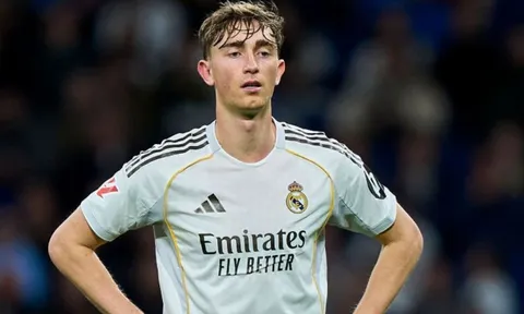 Real Madrid lo khoản tiền lớn cho Huijsen 'bốc hơi'