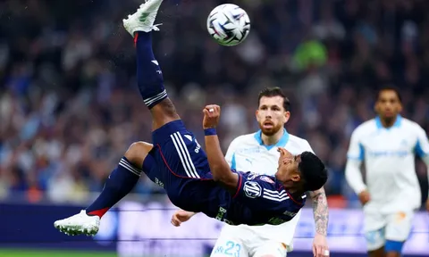 Endrick bị la ó trong trận hòa của Lyon