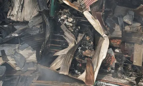 Vụ cháy lớn ở TPHCM: 5 căn nhà bị ảnh hưởng