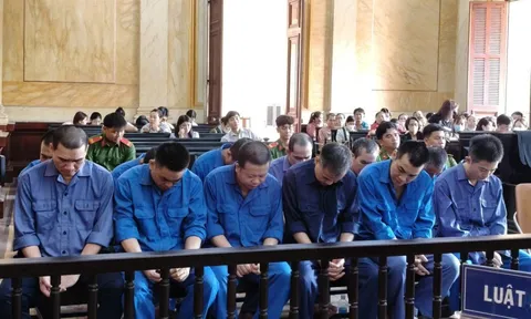 Hành vi phạm pháp của 12 bảo vệ tự ý thu tiền đường trong khu công nghệ cao