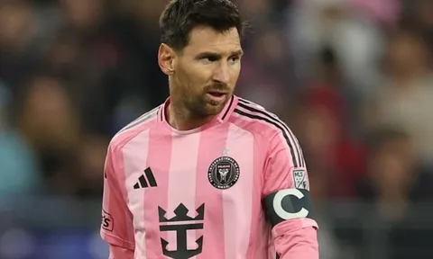 Xavi: 'Laporta không cho Messi trở lại Barcelona'