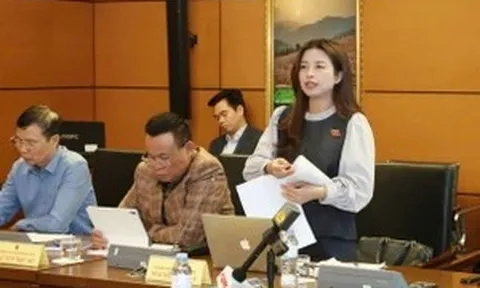 Tiếng nói giáo dục trong chính sách