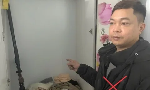 Khởi tố người đàn ông giấu súng quân dụng và 400 viên đạn trong phòng trọ