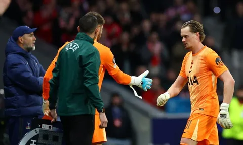 HLV Tottenham gây bức xúc