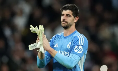 Courtois phá kỷ lục Champions League