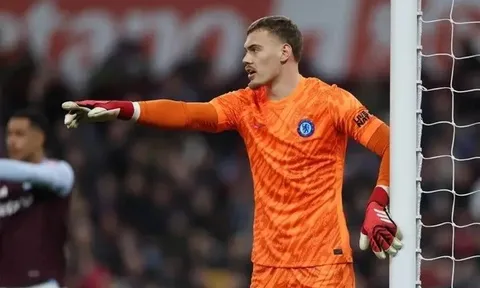 Chelsea có chạnh lòng khi nhớ Courtois?