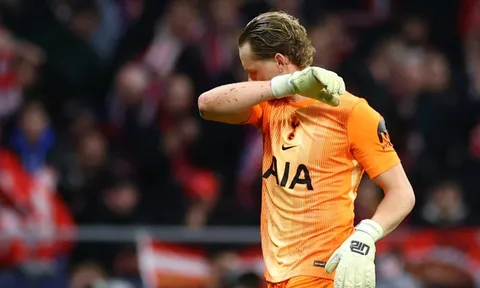 Kinsky sai một, Tudor sai mười lần