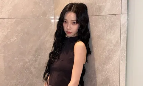 Karina (aespa) khoe cơ bụng săn chắc, 'đốn tim' fan