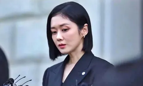 Jang Nara dự lễ tang nhân viên công ty quản lý cũ đột ngột qua đời