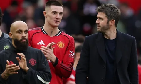 Chủ MU lên tiếng về vị trí của Carrick