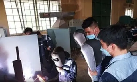 Hoàn thiện chế độ làm việc, tạo động lực cho nhà giáo giáo dục nghề nghiệp