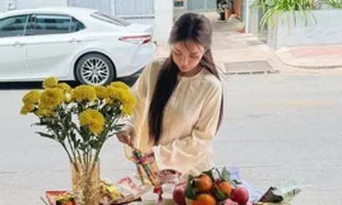 Mẹ đơn thân có 2 con riêng si mê nam ca sĩ Việt nổi tiếng, đăng loạt status gây chú ý