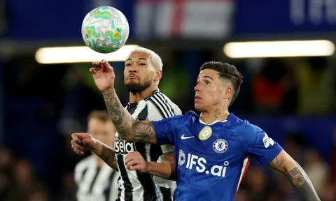 Newcastle trở thành 'thợ săn ông lớn' của Premier League