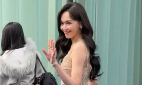 Lộ rõ nhan sắc của Đường Yên ở tuổi U50 qua cam thường