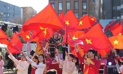 Lá phiếu từ trái tim kiều bào: Niềm tự hào và trách nhiệm với Tổ quốc