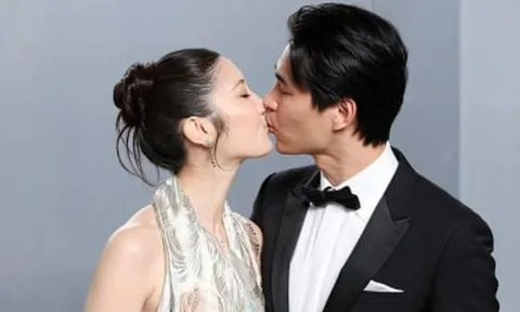 Nữ ca sĩ hát bản hit Golden khoe nhẫn đính hôn sau khi nhận giải thưởng tại Oscar