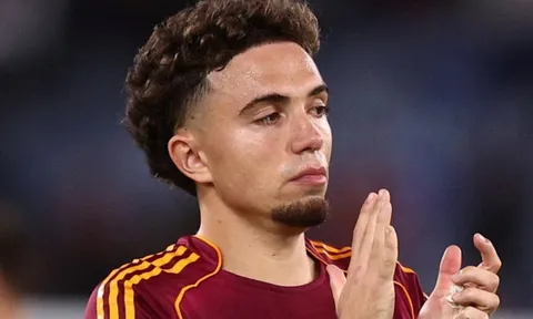 Sao AS Roma bị khống chế, cướp ngay trong đêm