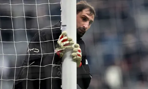 Donnarumma lộ nhược điểm 'chết người'