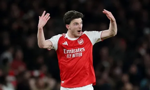 Arsenal mang tin vui cho MU, Liverpool