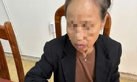 Cụ bà đạp xe đi bán 19 chỉ vàng sau cuộc gọi giả danh công an