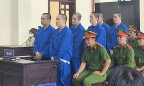 Con trai làm “nội gián”, dàn cảnh giả công an cướp gần 2,3 triệu USD của chính mẹ ruột