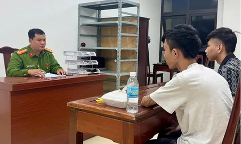 Trốn nã từ Campuchia trở về, 2 đối tượng chém người gây thương tích bị công an tóm gọn