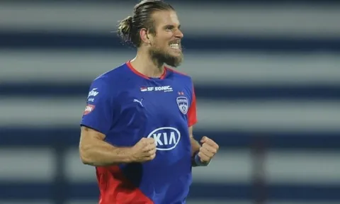 Trải nghiệm chơi bóng kỳ lạ ở Triều Tiên