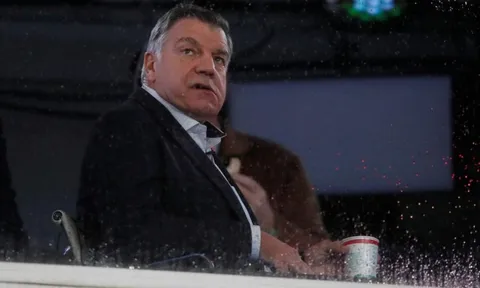 Trải nghiệm kinh hoàng giữa làn đạn của cựu HLV tuyển Anh