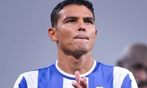 Cột mốc phi thường của Thiago Silva