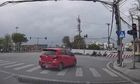 Vượt đèn đỏ, tài xế ô tô bị phạt 19 triệu từ phản ánh trên Vnetraffic