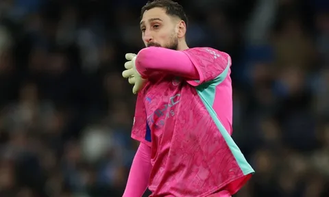 Donnarumma 'biến mất' ở chung kết Carabao Cup