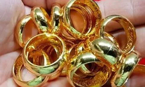 5 năm tích trữ vàng, chưa bao giờ tôi thấy vàng kỳ lạ như lúc này