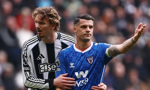 Trận cầu hỗn loạn ở Premier League