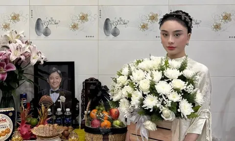 Lâm Khánh Chi nhắn vỏn vẹn 7 chữ xúc động khi viếng Quý Bình