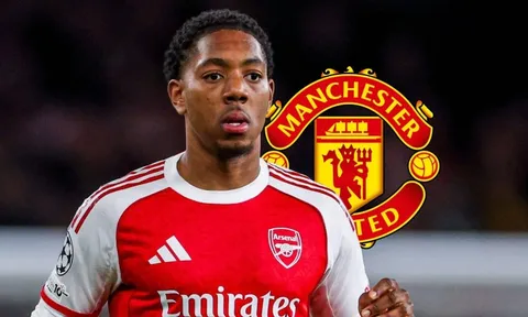 MU sẵn sàng chiêu mộ cầu thủ Arsenal