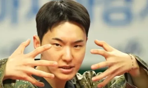 Hoshi (SEVENTEEN) biến sân khấu quân đội thành 'mini concert'