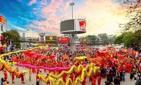 Nghệ sĩ Xuân Hinh, Thanh Thanh Hiền tham gia lễ hội đền Hạ tại Tuyên Quang