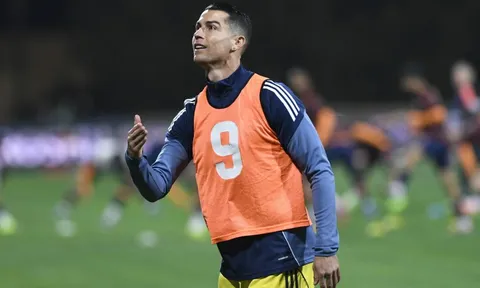 'Ronaldo phải tập gấp 20 lần để chạm tới đẳng cấp như Messi'