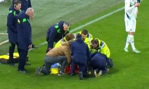 Cầu thủ đổ gục ở vòng loại play-off World Cup