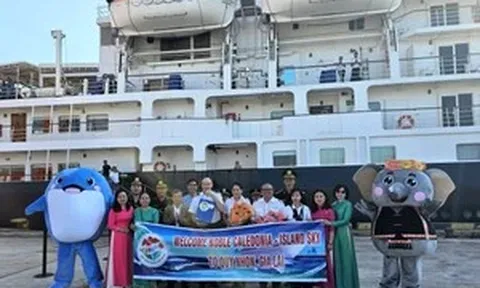 Tàu quốc tế đưa 180 du khách khám phá miền đất võ