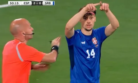 Cầu thủ thi đấu 50 phút mới biết không có VAR