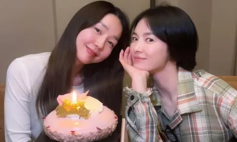 'Đốn tim' với vẻ đẹp trong veo của Song Hye Kyo