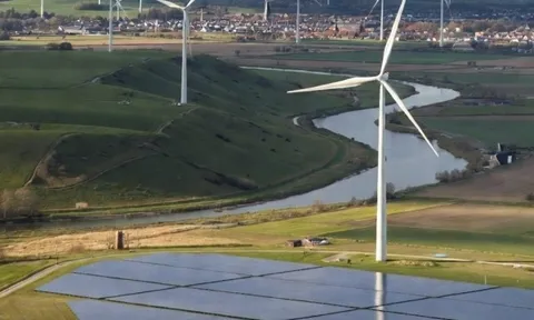 Năng lượng tái tạo chiếm gần 50%, một quốc gia châu Âu ghi nhận kỷ lục mới về sản xuất điện