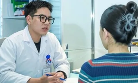 Người phụ nữ cao chưa đến 1,4m mang thai sau hơn 1 thập kỷ tìm con