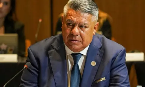 Bóng đá Argentina rúng động