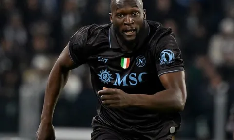 Napoli kỷ luật nặng Lukaku