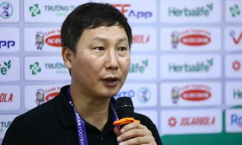 HLV Kim Sang-sik hài lòng về màn phối hợp của Hoàng Hên - Xuân Son