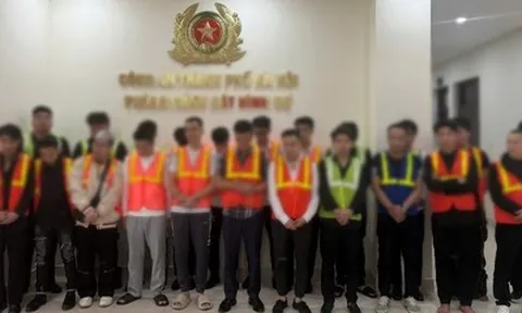 Triệt phá “ổ” bóng cười Sành Lounge giữa phố Thái Hà: Khởi tố 26 đối tượng, thu hàng chục bình N2O