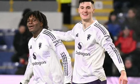 Đội hình ngôi sao Premier League ngồi nhà xem World Cup